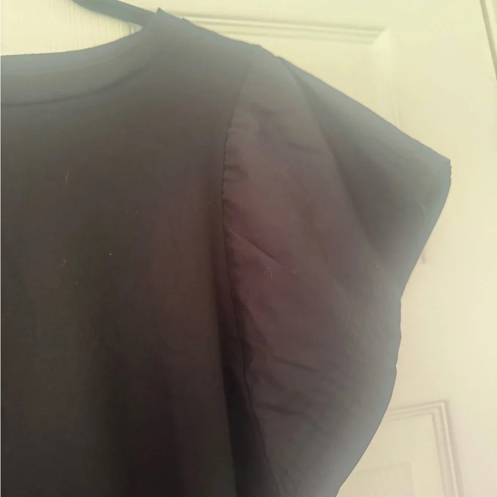 Black Shirt With Puffed Sleeves - Picture 2 of 6